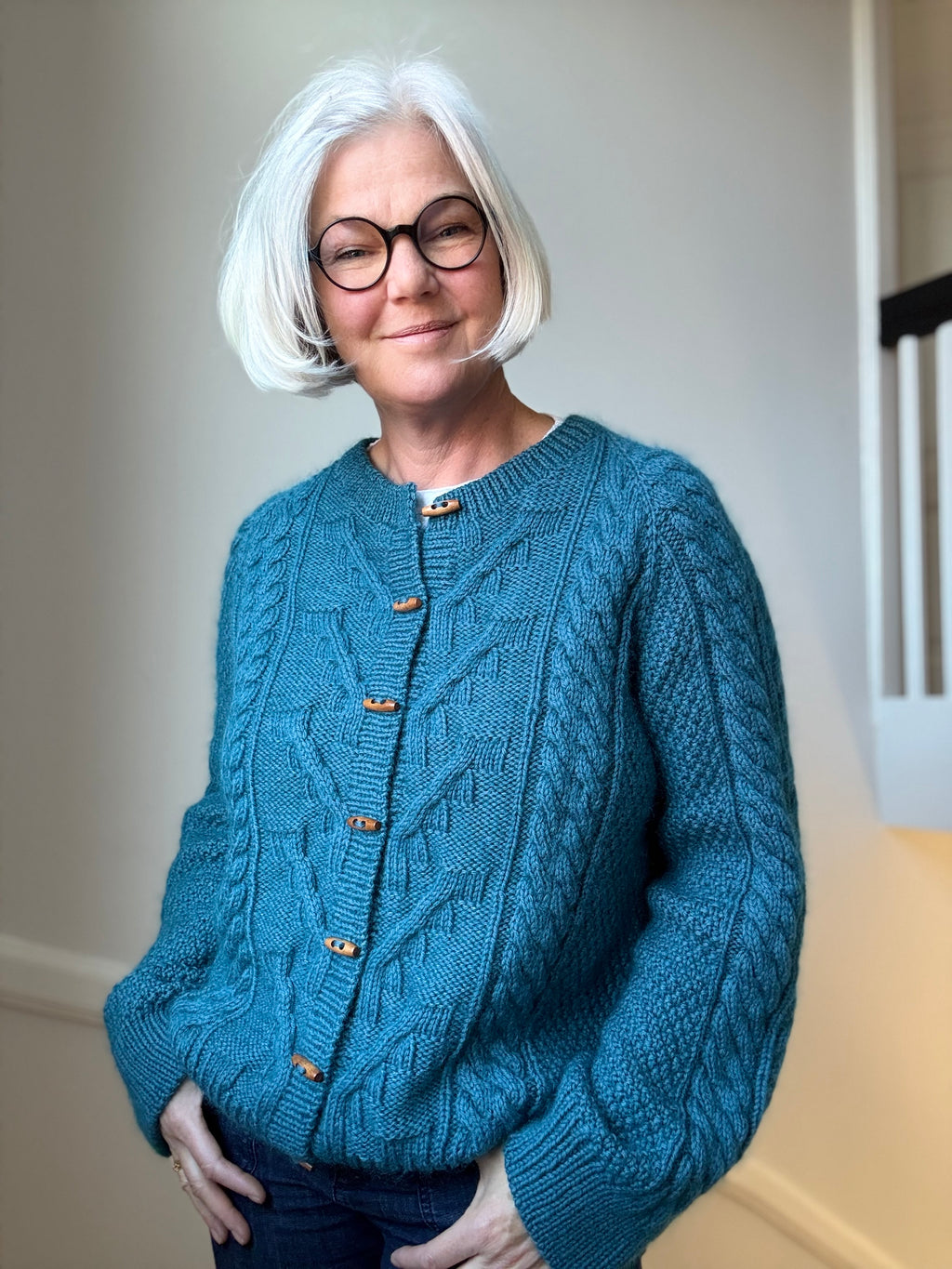 Cable Joy Cardigan (Deutsch)